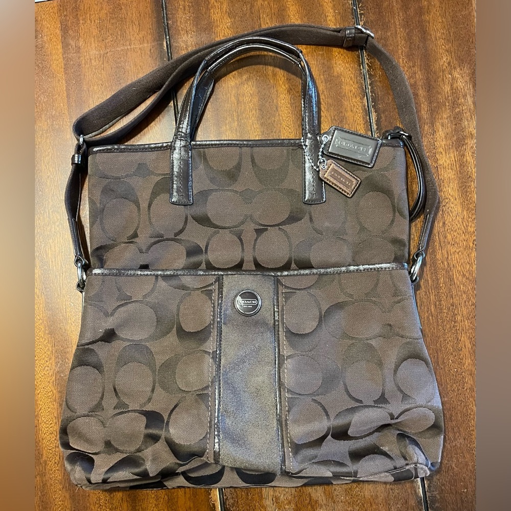 COACH! Chocolate brown adjustable purse